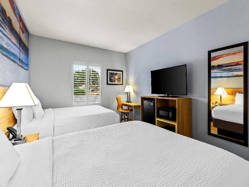 Days Inn & Suites by Wyndham Lakeland image