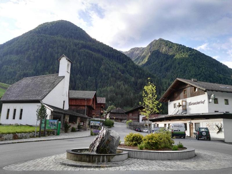 Lesacherhof image