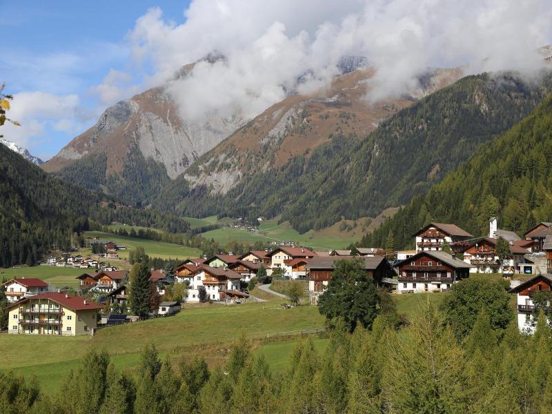 Lesacherhof image