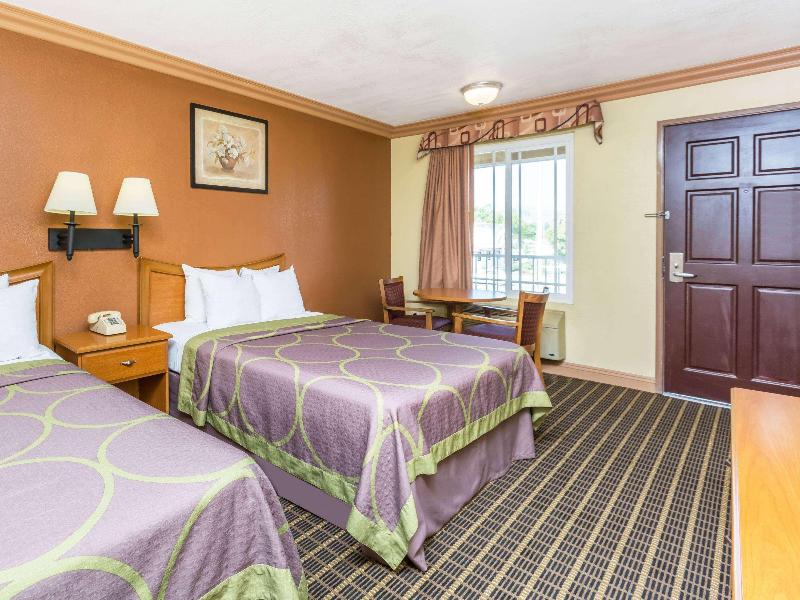 Super 8 by Wyndham Azusa image