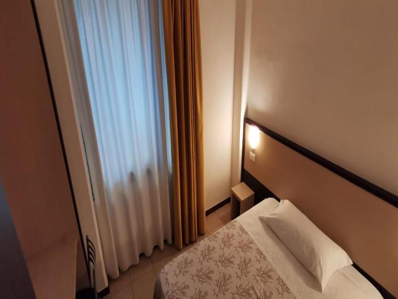 La Rondine image