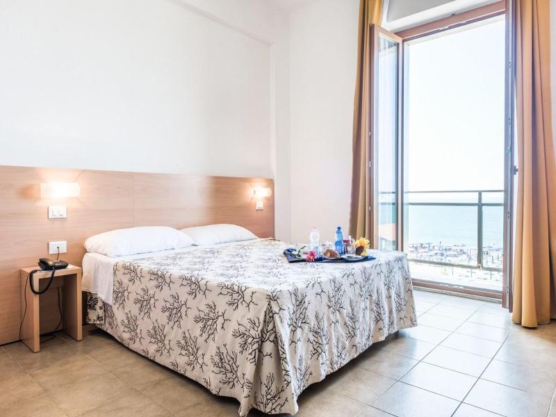 La Rondine image