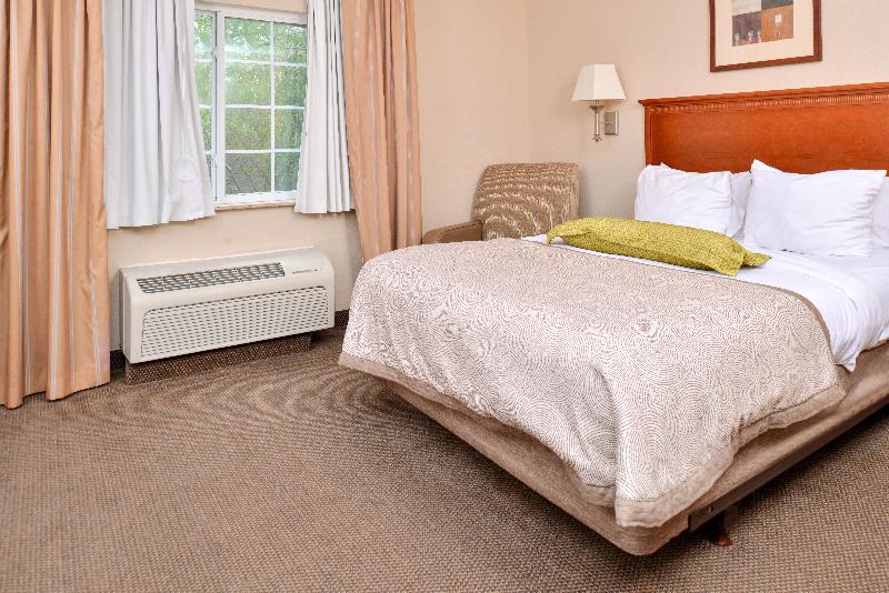 Candlewood Suites Lafayette - River Ranch By IHG photo 17