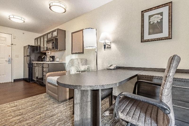 Candlewood Suites Lincoln photo 22