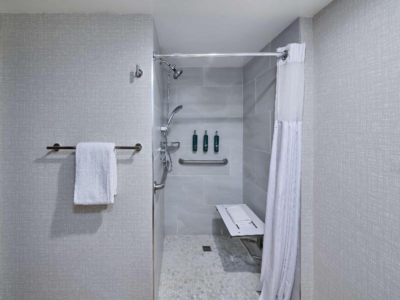 DoubleTree by Hilton Chatsworth image