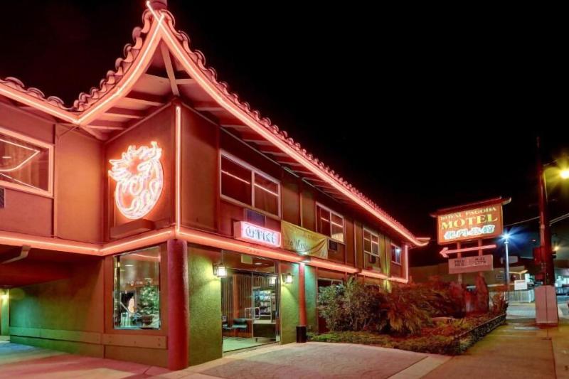 Royal Pagoda Motel image