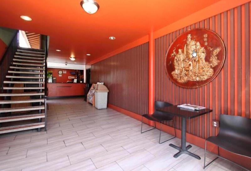 Royal Pagoda Motel image