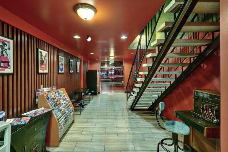 Royal Pagoda Motel image