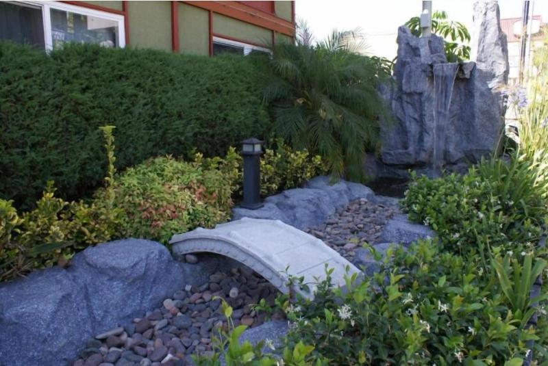 Royal Pagoda Motel image