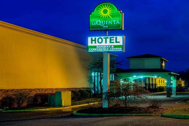 La Quinta Inn & Suites West Long Branch