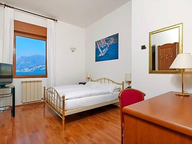Beach Hotel Rosa image