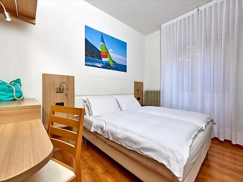 Beach Hotel Rosa image