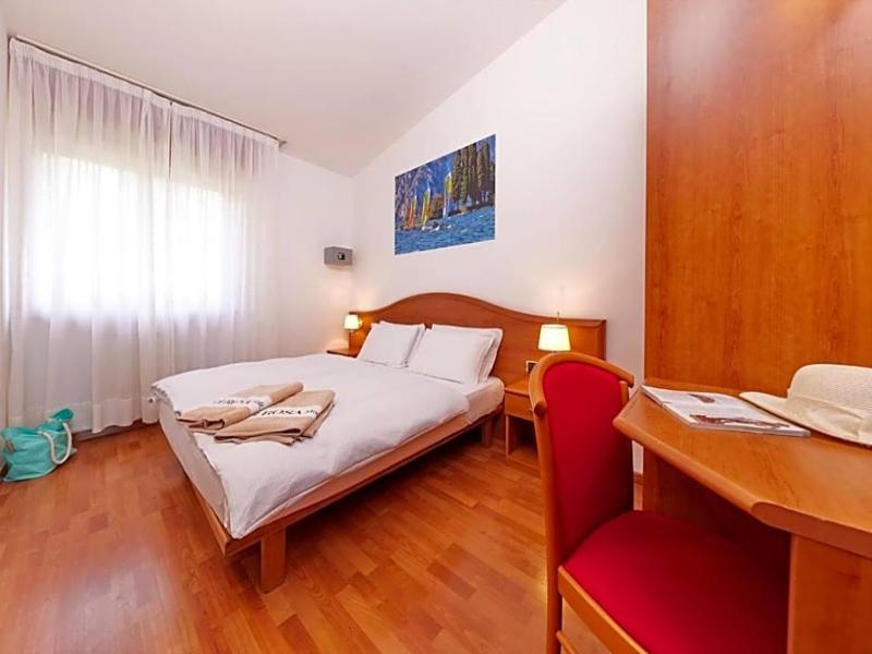 Beach Hotel Rosa image