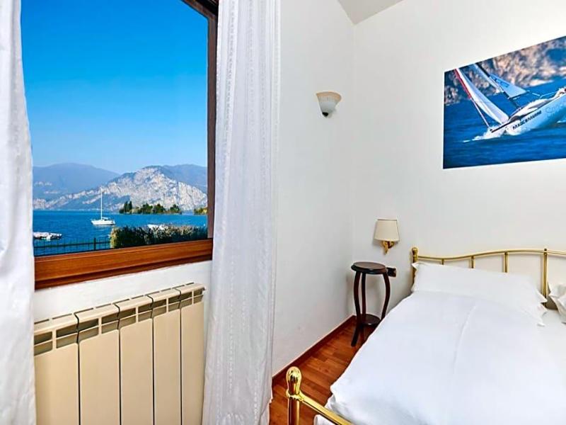 Beach Hotel Rosa image