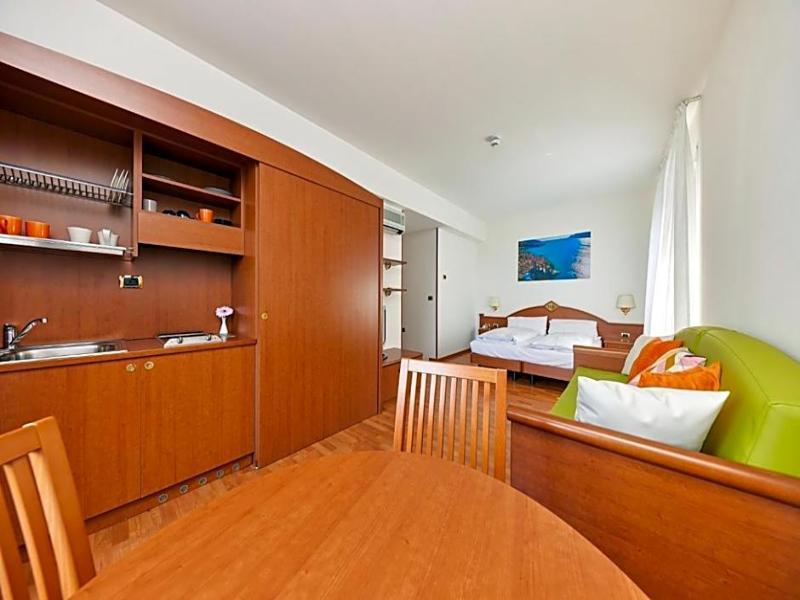 Beach Hotel Rosa image