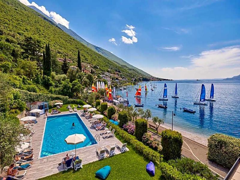 Beach Hotel Rosa image