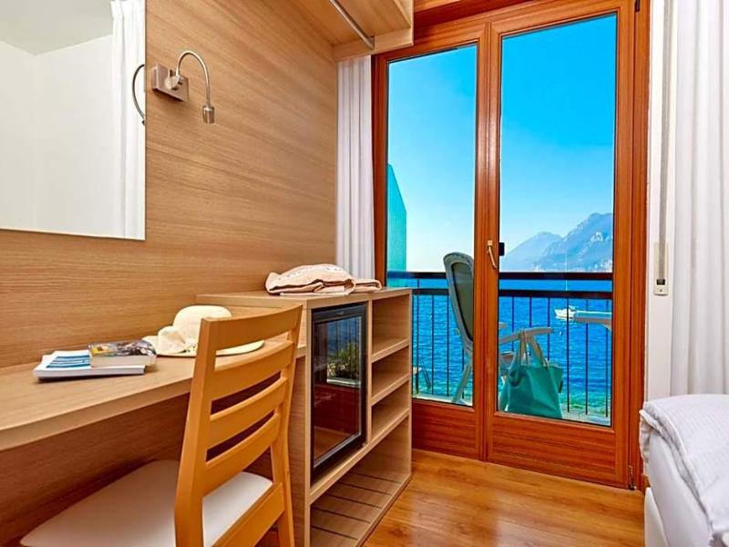 Beach Hotel Rosa image