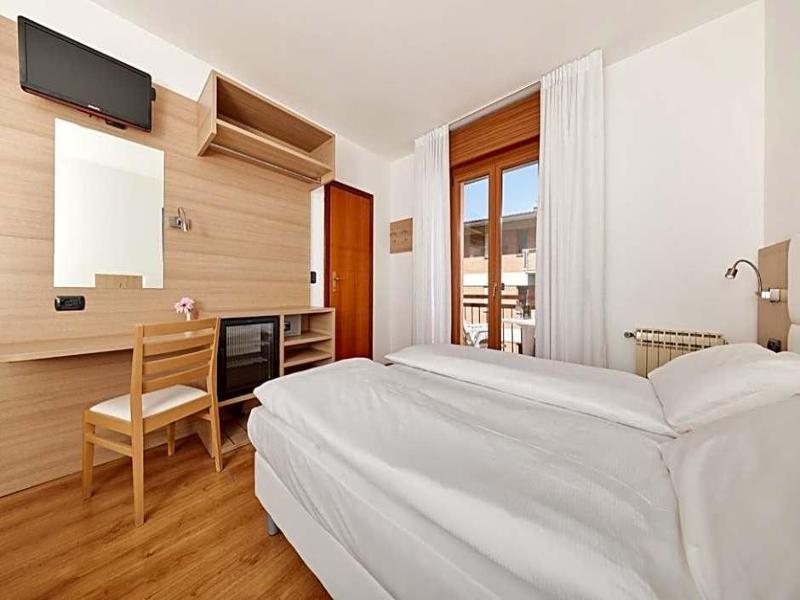 Beach Hotel Rosa image