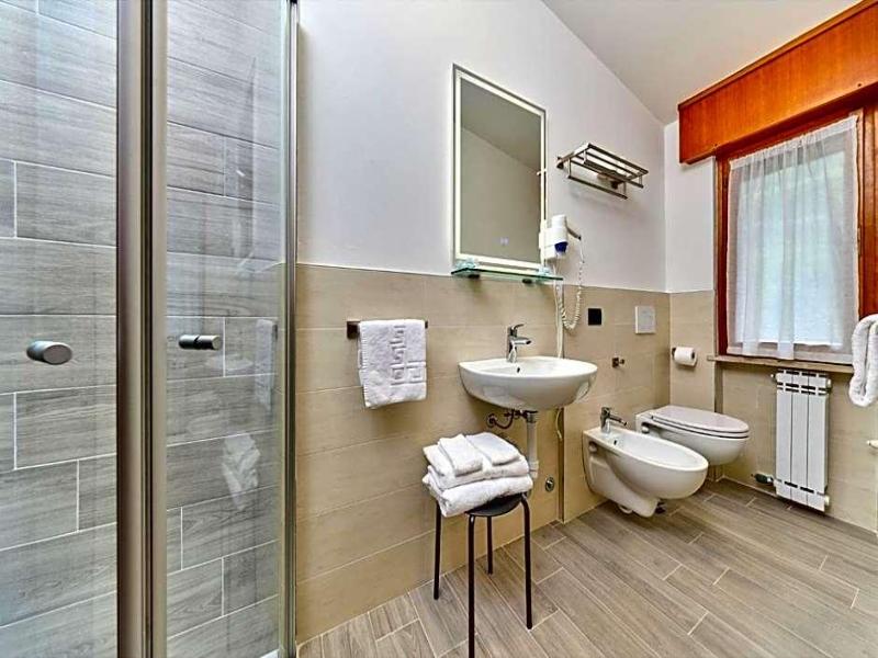 Beach Hotel Rosa image