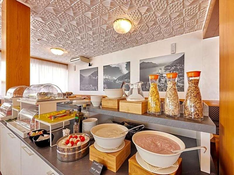 Beach Hotel Rosa image