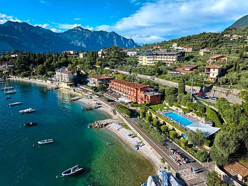 Beach Hotel Rosa image