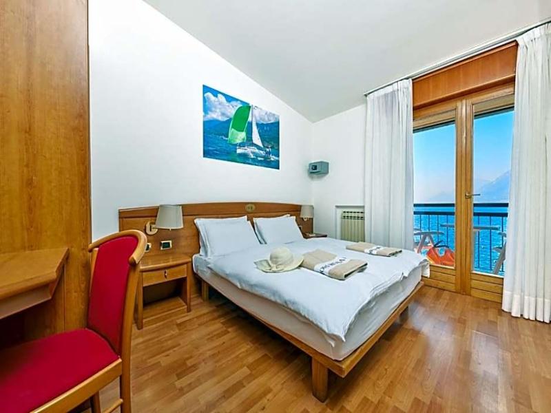 Beach Hotel Rosa image