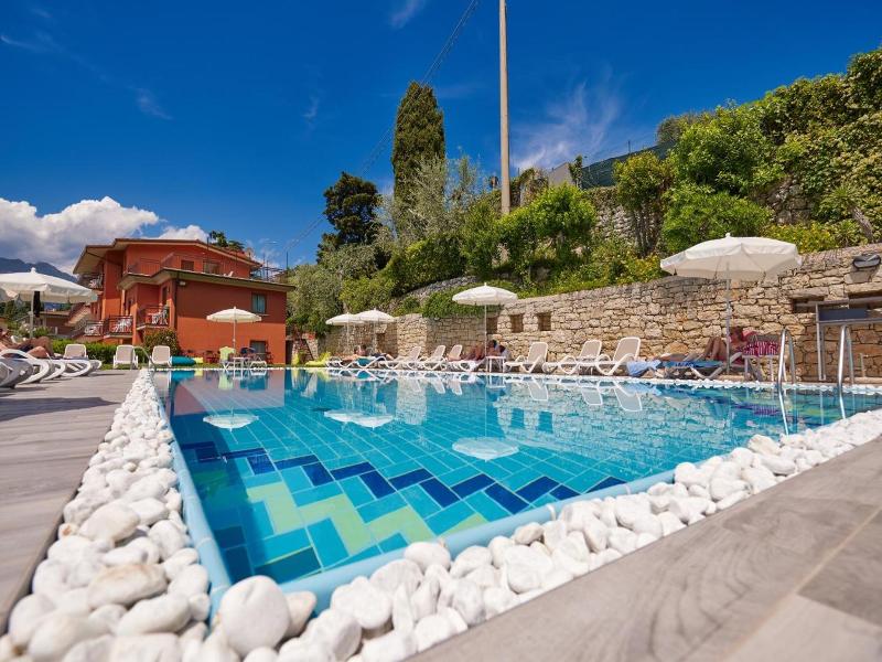 Beach Hotel Rosa image