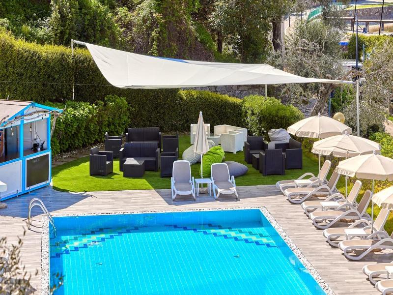 Beach Hotel Rosa image