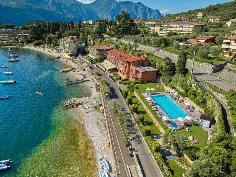 Beach Hotel Rosa image