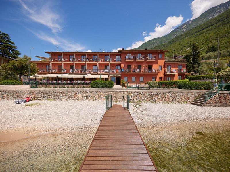 Beach Hotel Rosa image