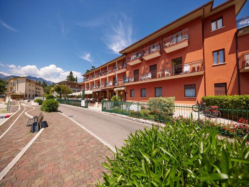 Beach Hotel Rosa image