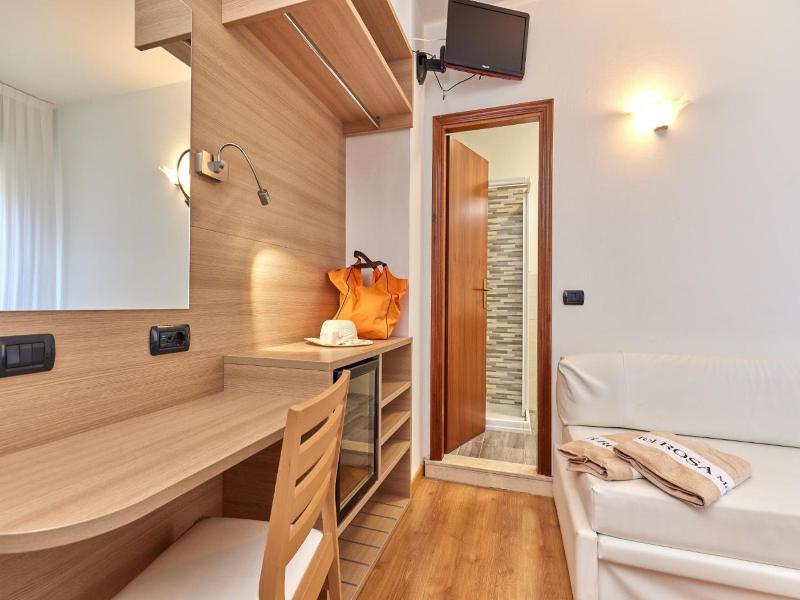 Beach Hotel Rosa image