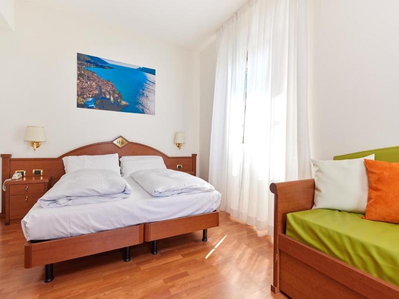 Beach Hotel Rosa image