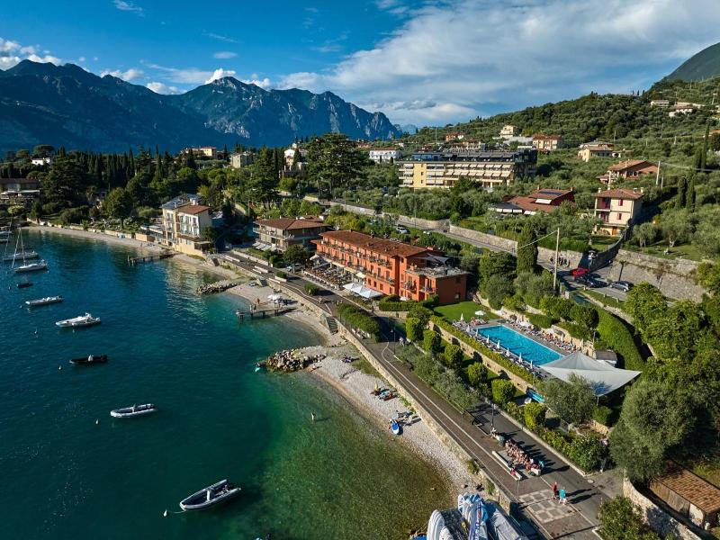 Beach Hotel Rosa image