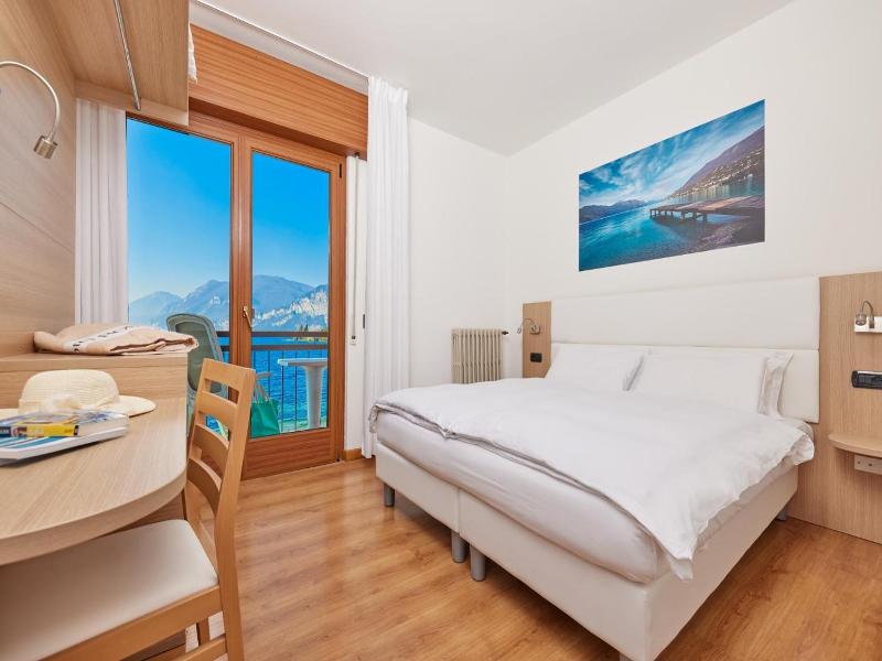 Beach Hotel Rosa image