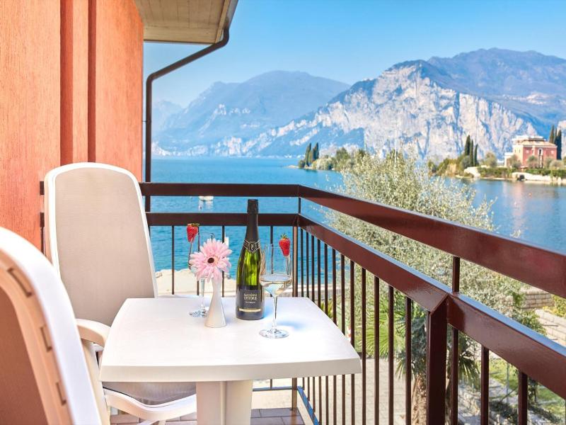 Beach Hotel Rosa image