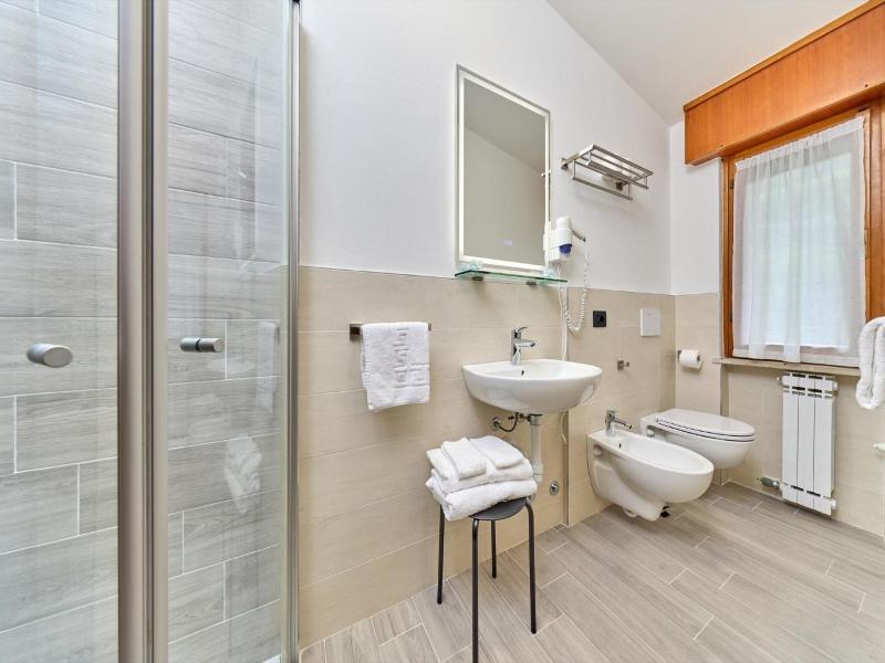 Beach Hotel Rosa image