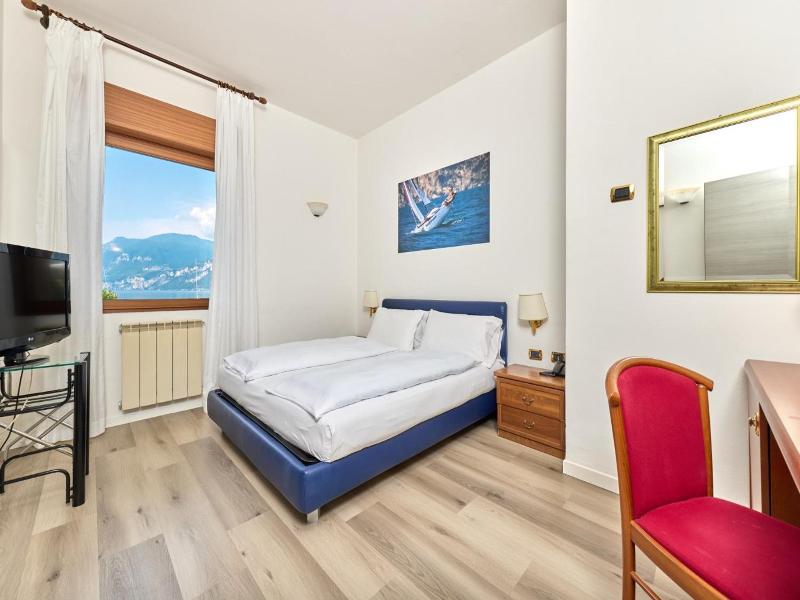 Beach Hotel Rosa image