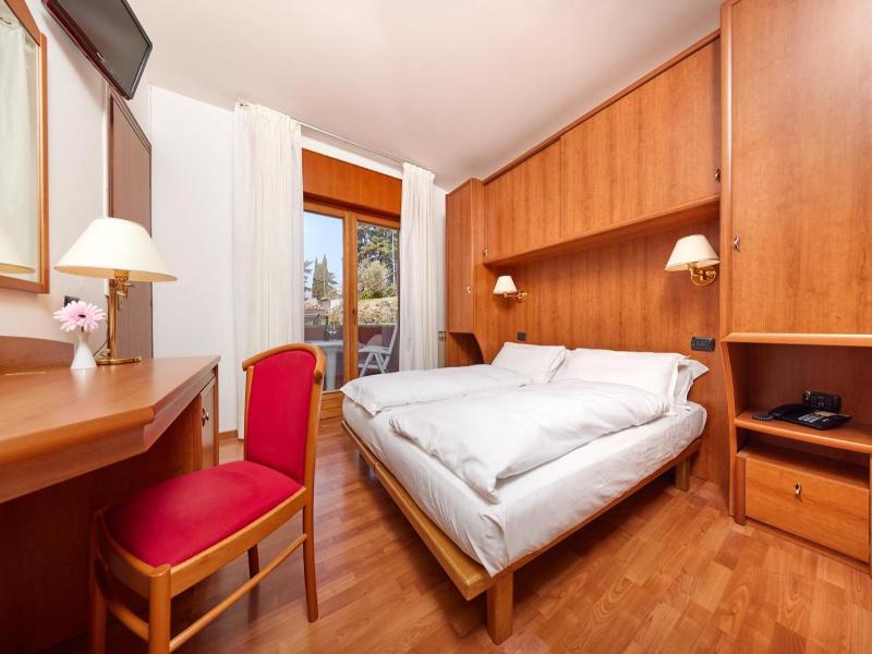 Beach Hotel Rosa image