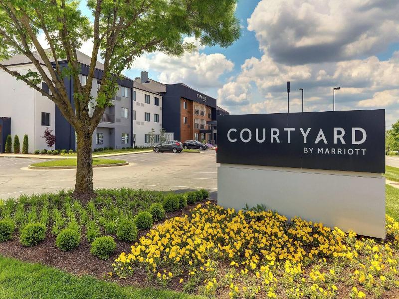 Courtyard Lexington South/Hamburg Place