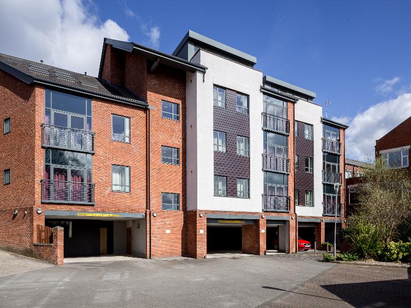 Roomzzz Aparthotel Leeds Headingley image