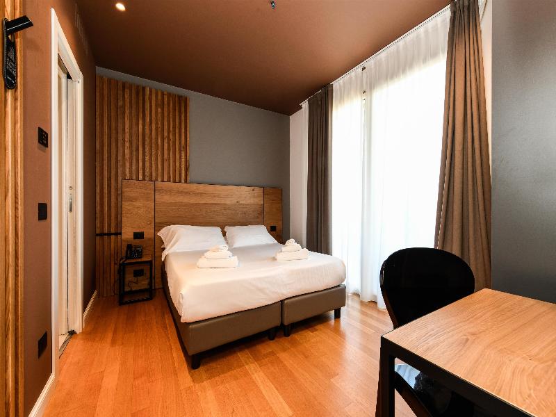 Best Western Hotel Arya image