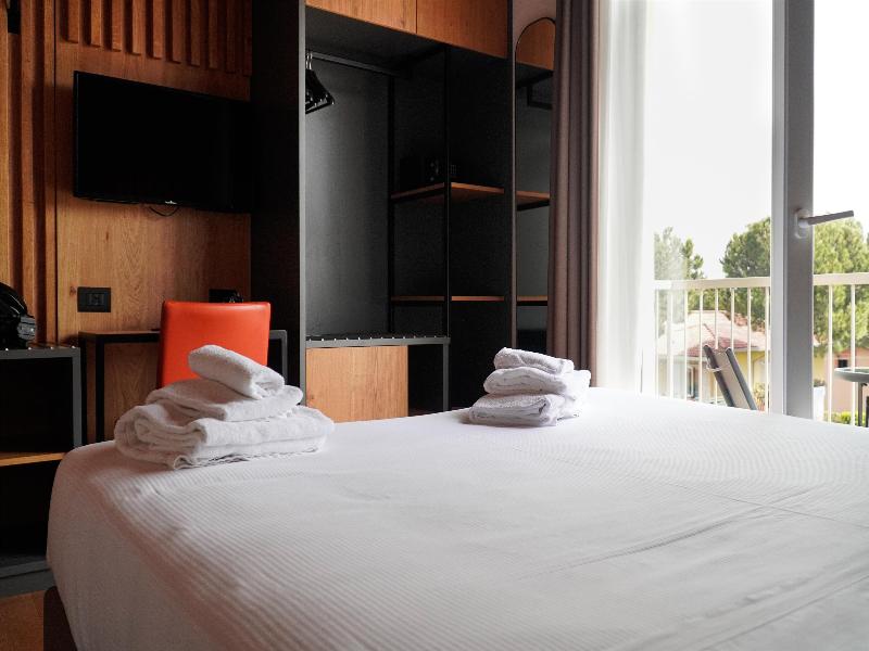Best Western Hotel Arya image