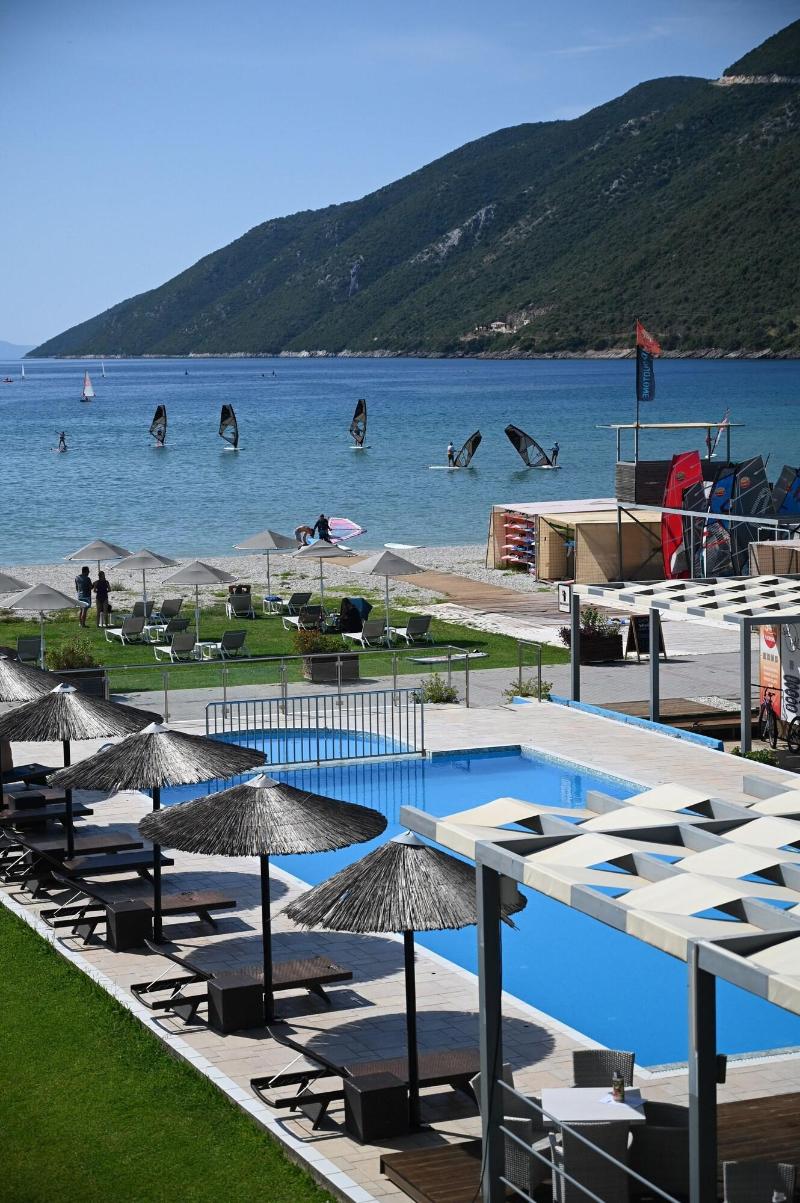 Surf Hotel - Image 1