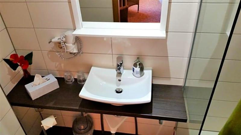 Hotel-Pension Grüne Linde image