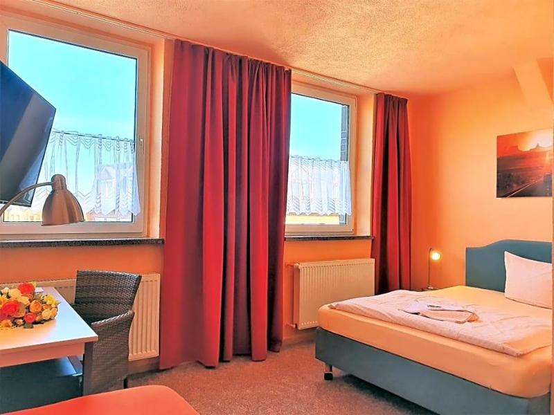 Hotel-Pension Grüne Linde image