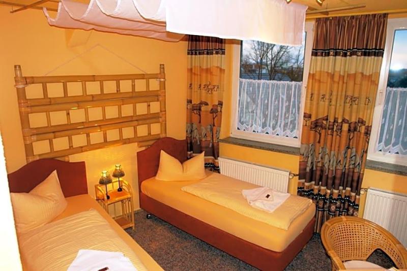 Hotel-Pension Grüne Linde image
