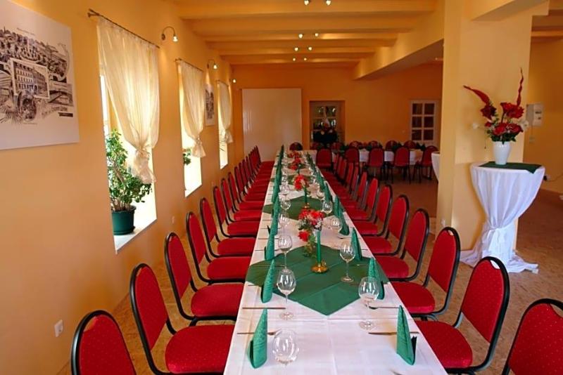Hotel-Pension Grüne Linde image
