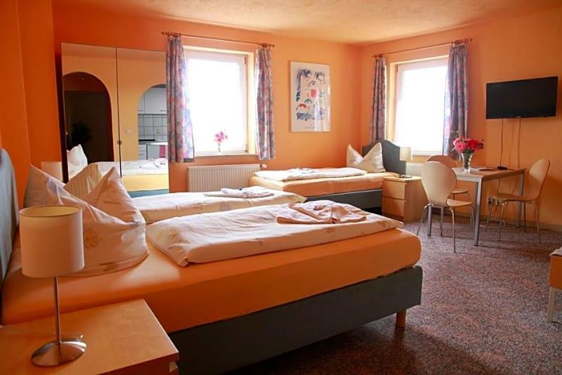 Hotel-Pension Grüne Linde image