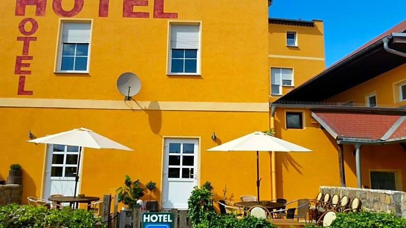 Hotel-Pension Grüne Linde image